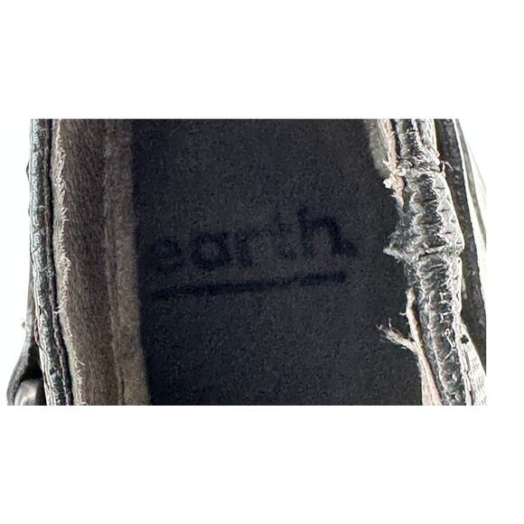 NWOT Earth Calgary Halifax Black Leather Side Zip Ankle Bootie 7.5W - Picture 5 of 7